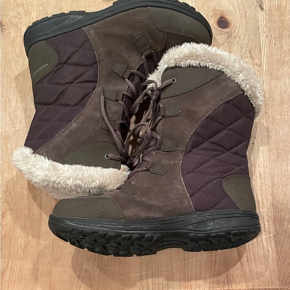 Columbia Women's Siberia SZ 10 Leather Waterproof omni-grip boots - Picture 1 of 7